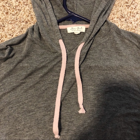 Macy’s long- sleeve hoodie - Picture 3 of 5